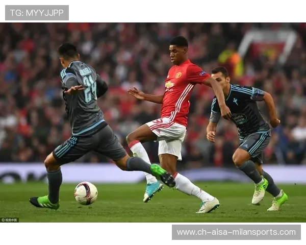 拉什福德边路突破后一脚传中致命