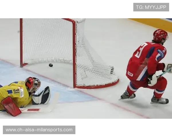 冰球前锋一条龙破门，评论区直接刷屏